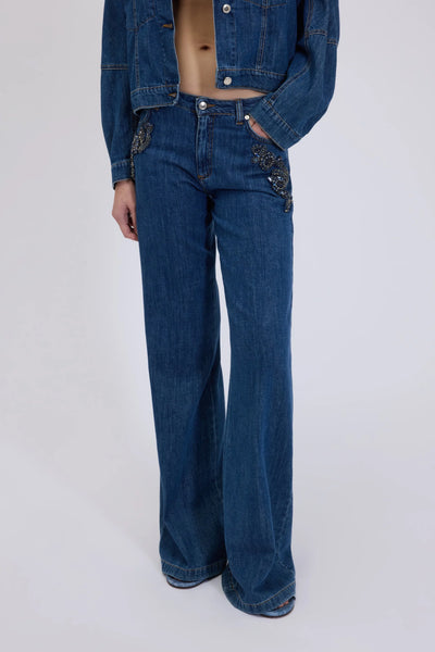 https://imageboutique.it › products › ermanno-firenze-d48ep055ej4-jeans-flare-con-applicazioni-gioiello-floreali