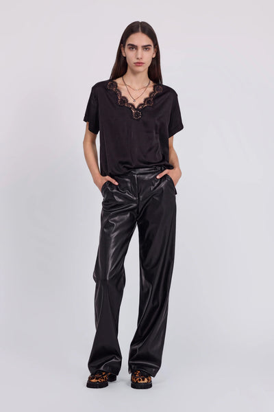 https://imageboutique.it › products › ermanno-firenze-d49el017el0-t-shirt-in-raso-con-pizzo-ricamato