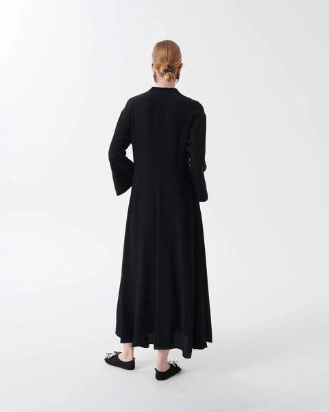 https://imageboutique.it › prodotti › beatrice-b-25fe6467torre-abito-in-crepe-de-chine-di-seta-con-plastron-ricamato