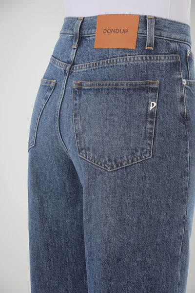 https://imageboutique.it › products › dondup-dp784-dfe338d-mu8-jeans-bessie-loose-in-denim-fisso