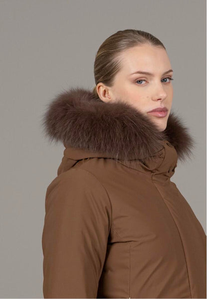 https://imageboutique.it › prodotti › hetrego-8r686f-patricia-parka-marrone-cappuccio-fisso