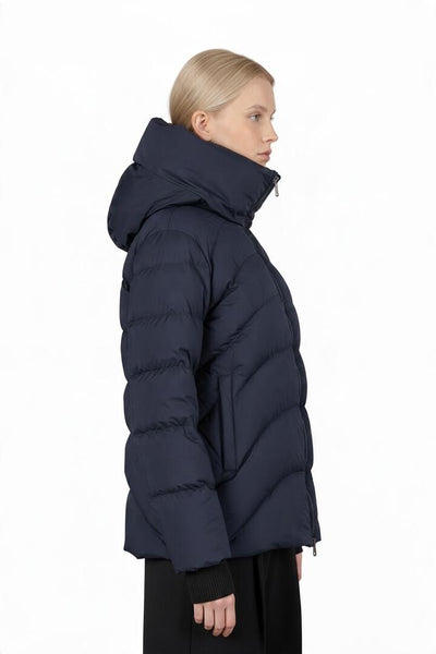 https://imageboutique.it › prodotti › hetrego-8r693f-tynset-giubbotto-trapuntato-cappuccio-fisso-in-piuma-doca