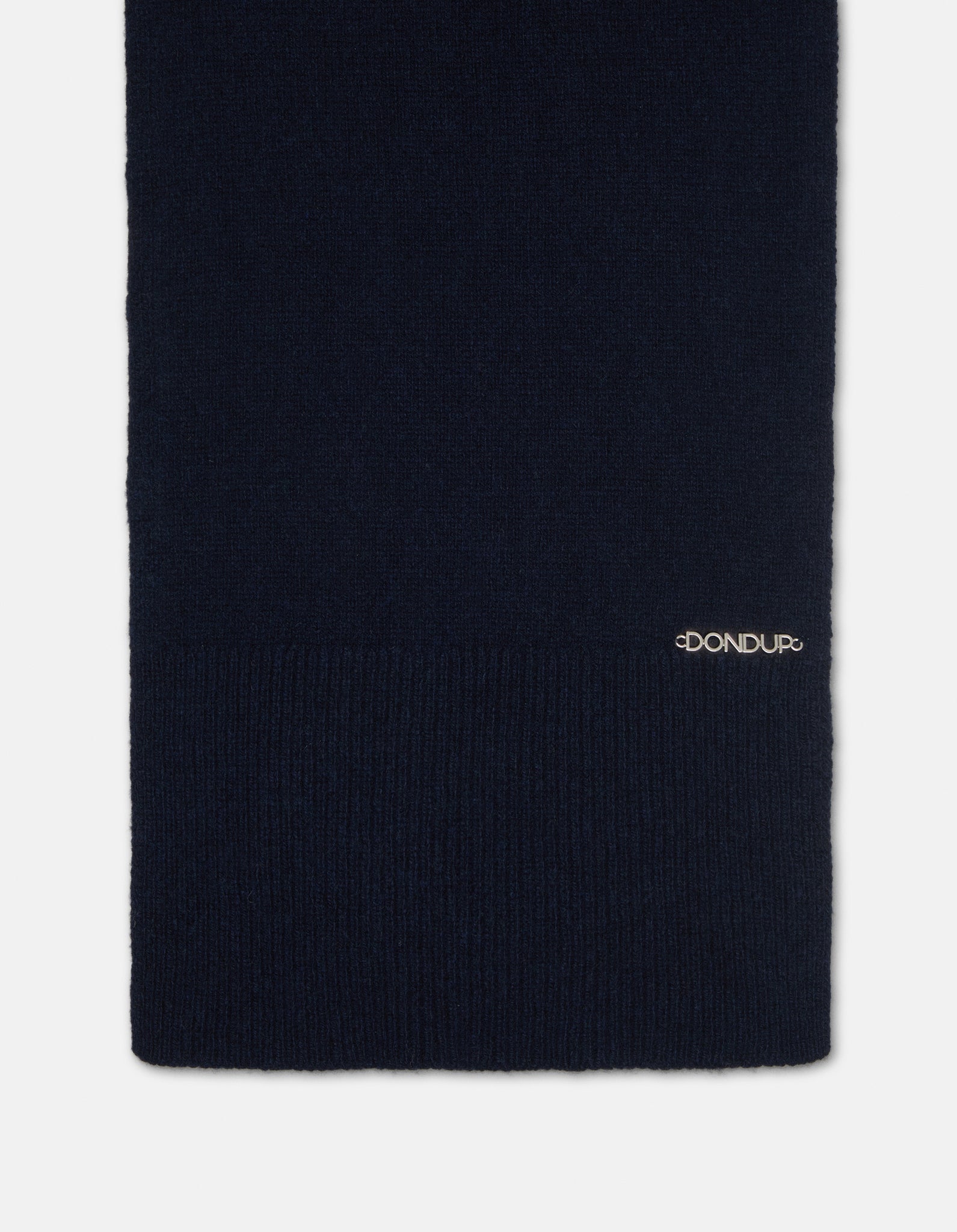 https://imageboutique.it › products › dondup-wk288-y00480d-sciarpa-in-cashmere-con-logo-metallico